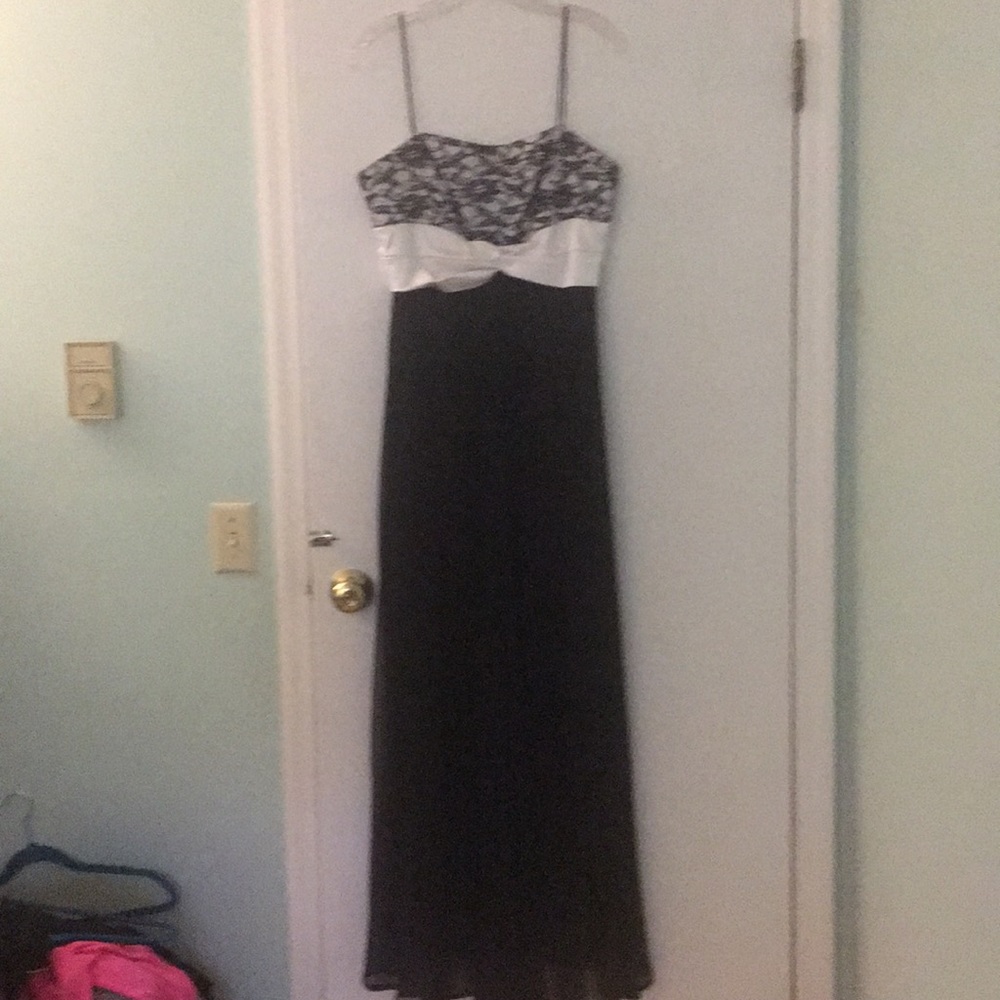 Maternity elegance! Formal occasion maternity.